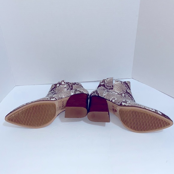 Kelsi Dagger Brooklyn Leather Animal Print Pointed Toe Booties Size 10 - Picture 4 of 5